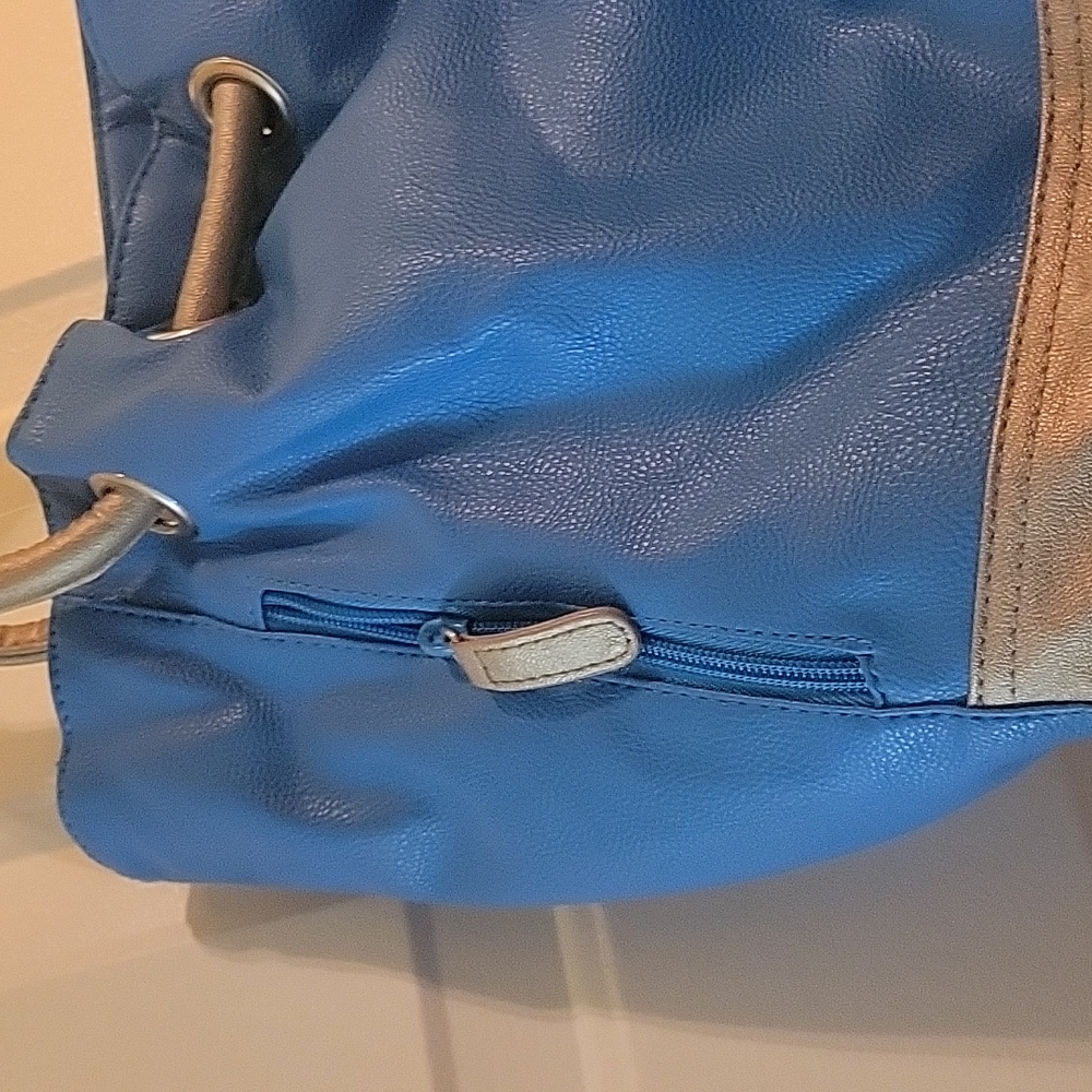 Purse - Picture 2 of 3